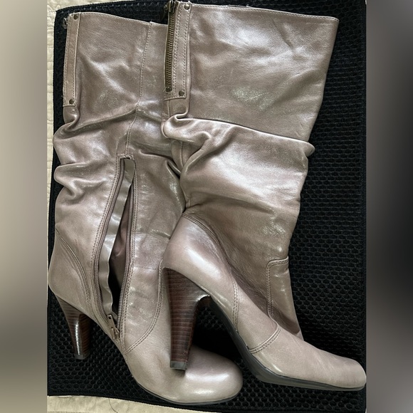 Guess Boots 7.5 worn 1-2 times. - Picture 5 of 6